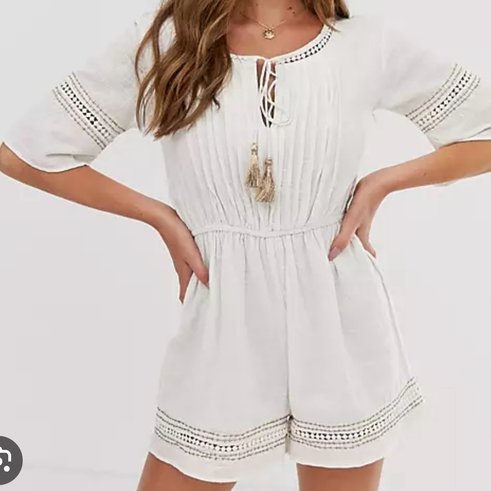 Raga Bianca Pleated Tassel Tie Eggshell White Boho Short‎ Romper Small